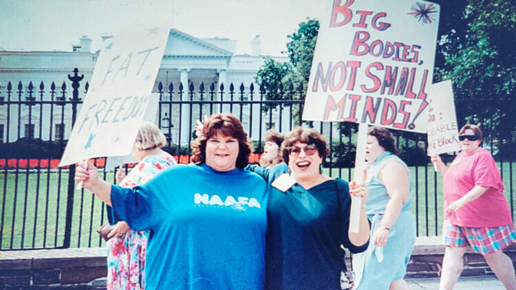 La militante Barbara Altman Bruno, lors d'une manifestion devant la Maison Blanche dans les années 1990.