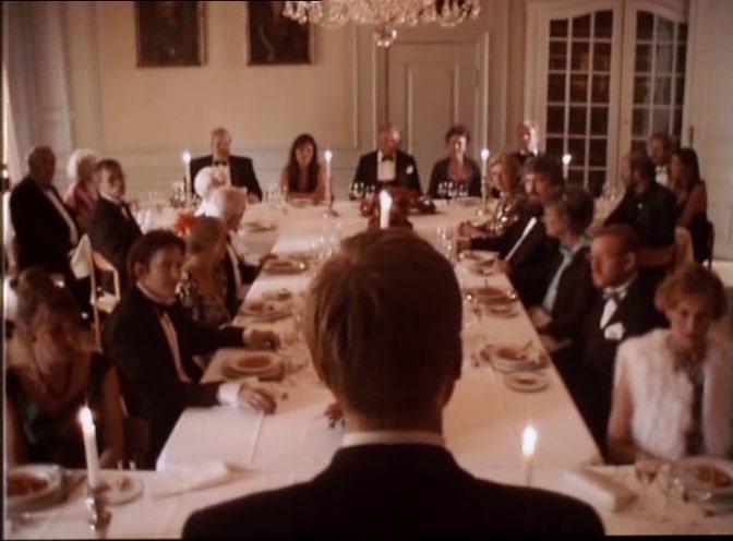 Dans le film "Festen", Christian est chargé de prononcer un discours au dîner familial pour les 60 ans de son père. L'occasion pour lui de révéler de terribles secrets.