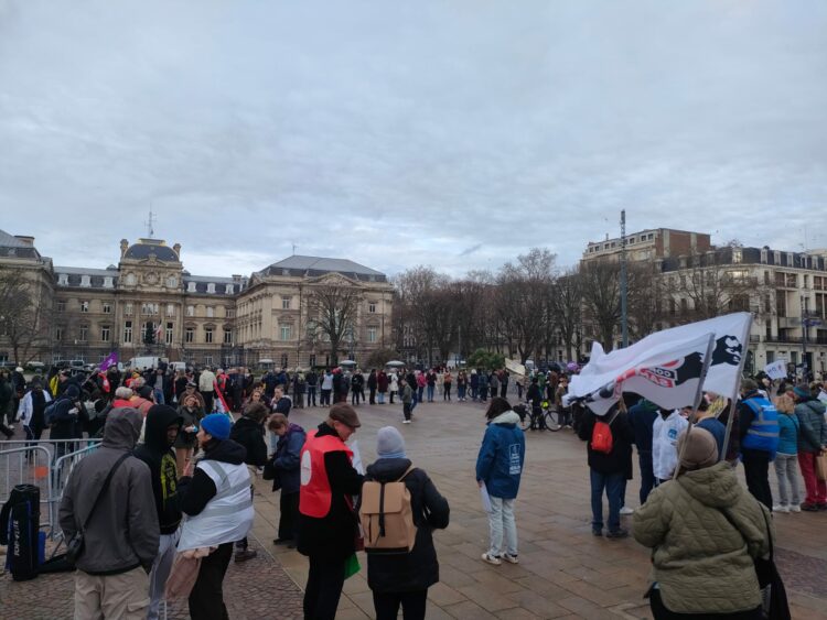Manifestation du 18 décembre 2025 à Lille. © Katy M.